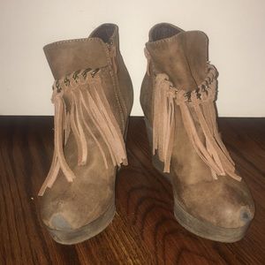 Sbicca bootie. Brown fudge wedge.